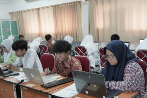 Ratusan Peserta PSB SMA Labschool Jakarta Antusias Ikuti Tes Seleksi dan Pameran Pendidikan